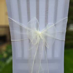 Fehér organza székmasni