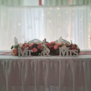 Bérelhető esküvői főasztaldísz – púder