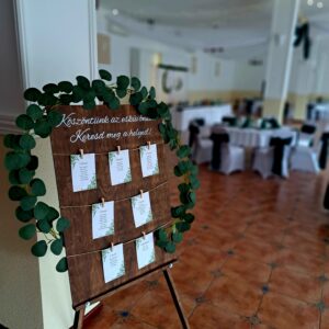 Esküvői tábla tartó – bérelhető